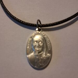 Chic Silver Pendant Necklace